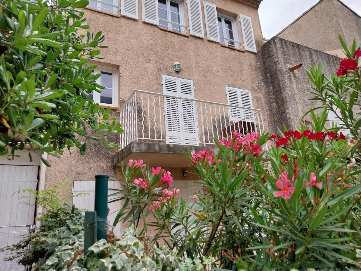 Appartement Port De イエール エクステリア 写真